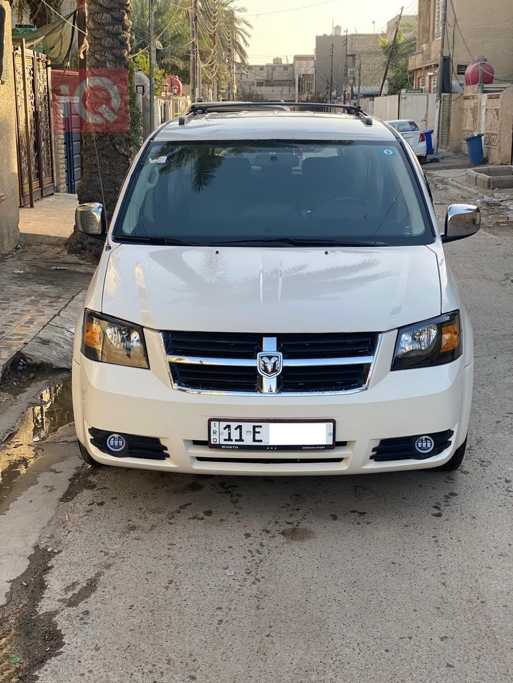 دودج كارافان